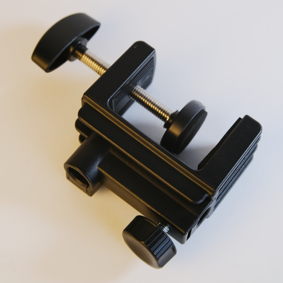 Крепеж (струбцина) для настольной лампы-img-1