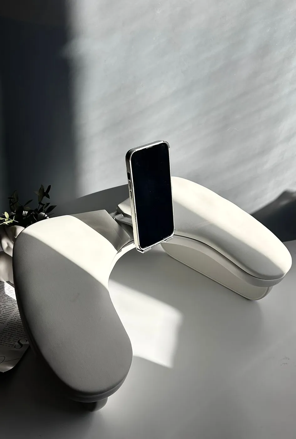 Подлокотник для двух рук с телефоном белый (цвет1)-img-0