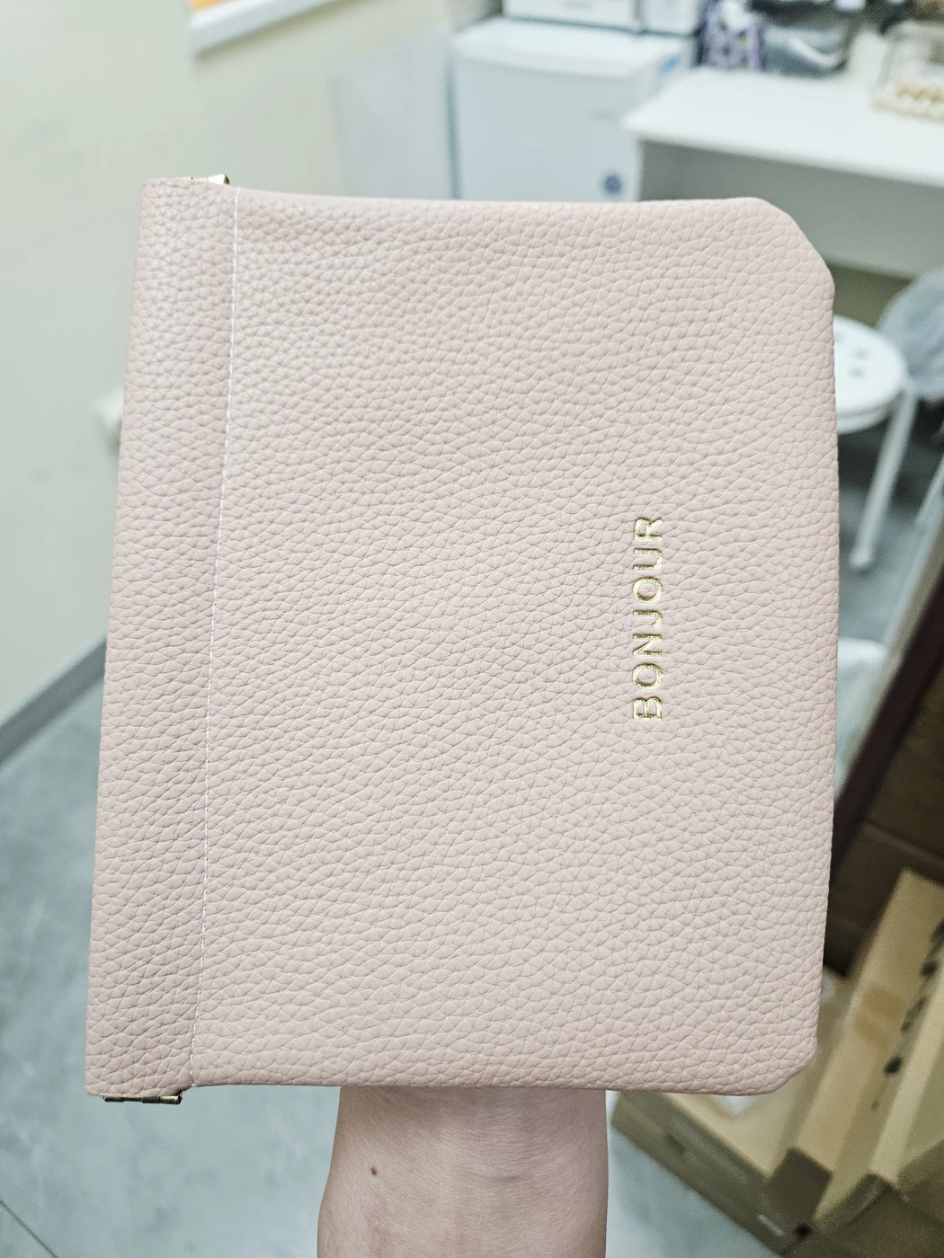 Косметичка BONJOUR на магните-img-0